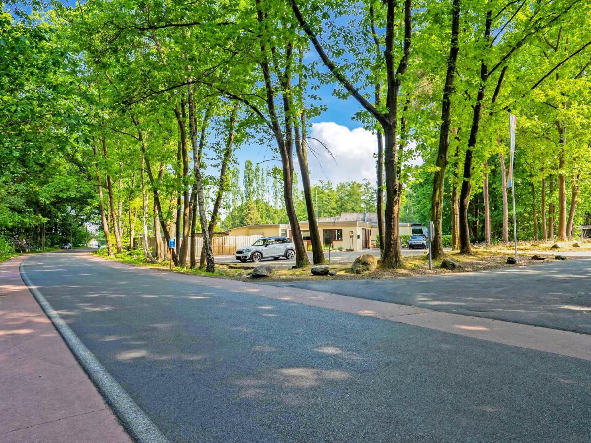 Upscale Bungalow In Lanaken With Private Garden Экстерьер фото